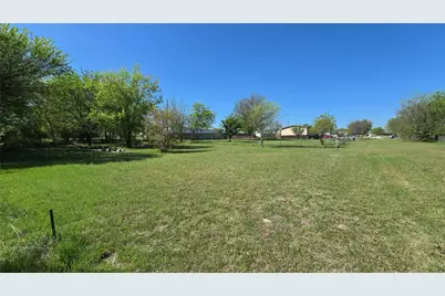 119 Enchanted Lakes Drive, Azle, TX 76020 - Photo 10