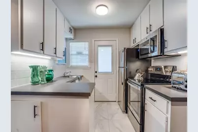 404 N Montreal Avenue, Dallas, TX 75208 - Photo 8
