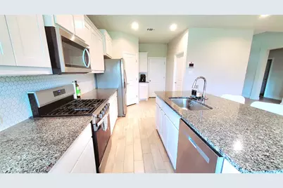209 Frenchpark Drive, Fort Worth, TX 76052 - Photo 4