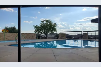 209 Frenchpark Drive, Fort Worth, TX 76052 - Photo 14