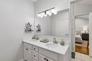 10677 Larchfield Ln, Dallas, TX 75238 - Photo 22