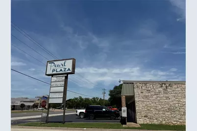 1307 W Pearl Street, Granbury, TX 76048 - Photo 2