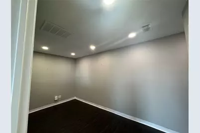 1307 W Pearl Street, Granbury, TX 76048 - Photo 22