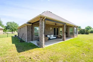 3201 Steamers Ct, Granbury, TX 76049 - Photo 4