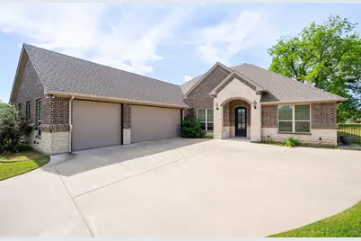 3201 Steamers Court, Granbury, TX 76049 - Photo 2