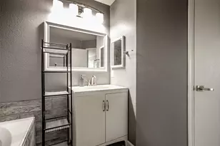 9813 Rockwall Rd, Plano, TX 75025 - Photo 8