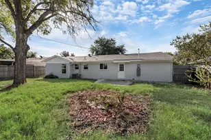 5017 Sabelle Ln, Haltom City, TX 76117 - Photo 18
