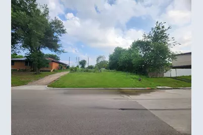 1802 Sutter Street, Dallas, TX 75216 - Photo 1