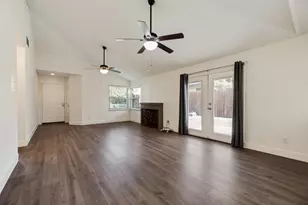 617 Harvest Hill St, Lewisville, TX 75067 - Photo 4