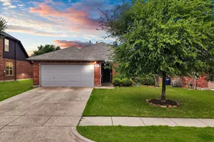 2805 Enchanted Eve Dr, Little Elm, TX 75068 - Photo 2