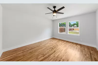 4027 Dutton Drive, Dallas, TX 75211 - Photo 10