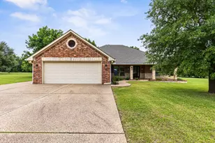 27089 Meadowmore Dr, Whitney, TX 76692 - Photo 2