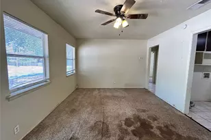 1612 Wayne St, Denton, TX 76209 - Photo 4