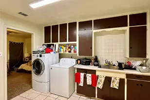 1612 Wayne St, Denton, TX 76209 - Photo 6