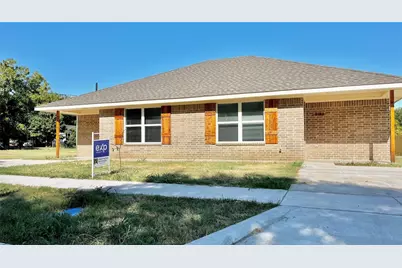 618 Thomas Street #A, Bonham, TX 75418 - Photo 1