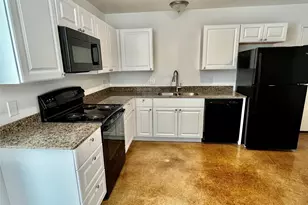 618 Thomas St, Bonham, TX 75418 - Photo 2