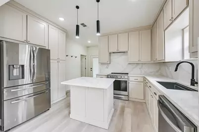 2109 Gould Avenue, Fort Worth, TX 76164 - Photo 12