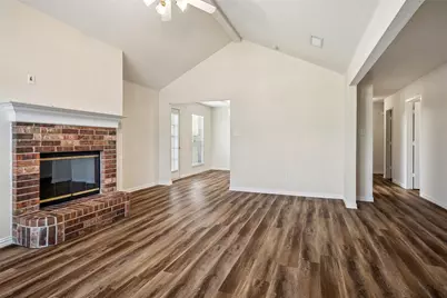 316 Matlock Meadow Drive, Arlington, TX 76002 - Photo 4