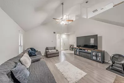 825 Ashmount Lane, Arlington, TX 76017 - Photo 4