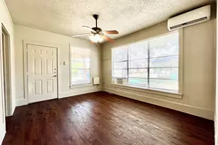 521 W Collins St, Denton, TX 76201 - Photo 4