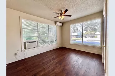 521 W Collins Street, Denton, TX 76201 - Photo 8