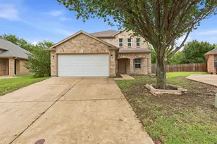 1356 N Cozumel St, Grand Prairie, TX 75051 - Photo 2