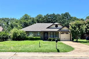 301 Joshua St, Denton, TX 76209 - Photo 2