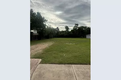 526 N Macarthur Boulevard, Irving, TX 75061 - Photo 2