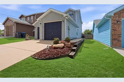 852 Village Point Lane, Fort Worth, TX 76108 - Photo 2