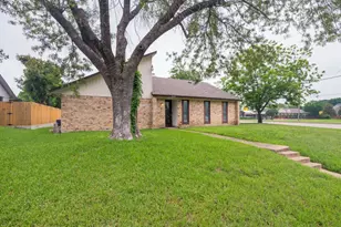 2111 Meredith Ln, Richardson, TX 75081 - Photo 2