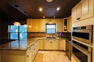 2511 Tanglewood Dr, Grapevine, TX 76051 - Photo 6