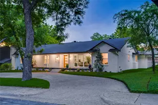 10819 Lochspring Dr, Dallas, TX 75218 - Photo 2