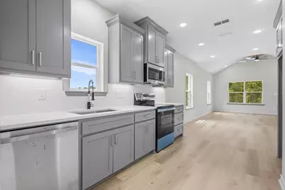 812 Grant Street, Jacksonville, TX 75766 - Photo 4