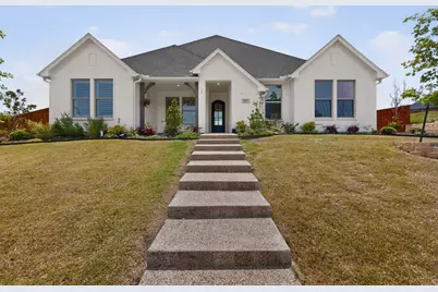 10813 Alta Sierra Drive, Benbrook, TX 76126 - Photo 4