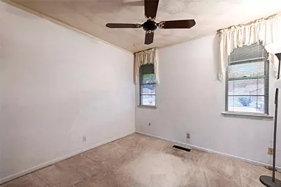 3705 Cranston Court E, Irving, TX 75062 - Photo 12