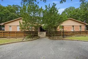 372 Lake Point Loop, Pottsboro, TX 75076 - Photo 1