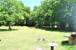 806 S 1st St, Sanger, TX 76266 - Photo 10