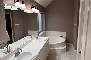 1323 Preston Trail Ct, Granbury, TX 76048 - Photo 18