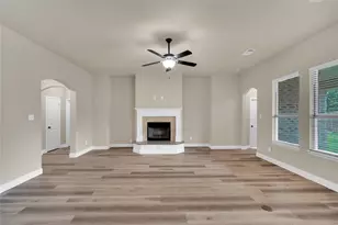 437 Whispering Willow Dr, Midlothian, TX 76065 - Photo 2