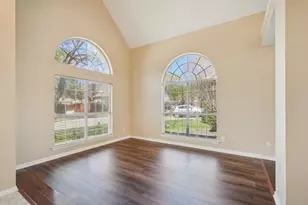 9354 Riverwalk Ln, Irving, TX 75063 - Photo 6