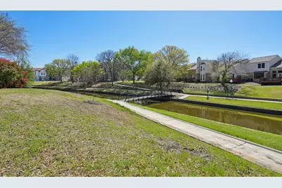 9354 Riverwalk Lane, Irving, TX 75063 - Photo 34