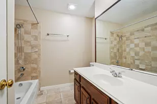 9354 Riverwalk Ln, Irving, TX 75063 - Photo 18