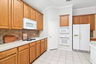 3711 Palmetto Ct, Denton, TX 76210 - Photo 10