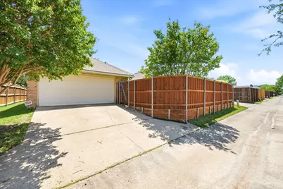711 Sundance Trail, Irving, TX 75063 - Photo 40