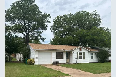 1002 W Bloodworth, Olney, TX 76374 - Photo 1