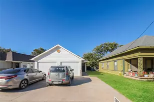 916 N Throckmorton St, Sherman, TX 75090 - Photo 2