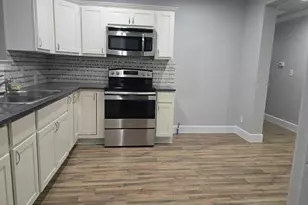 621 E 8th St, Bonham, TX 75418 - Photo 4