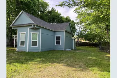 621 E 8th Street, Bonham, TX 75418 - Photo 1