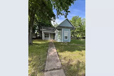 621 E 8th Street, Bonham, TX 75418 - Photo 2