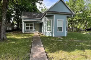621 E 8th St, Bonham, TX 75418 - Photo 2